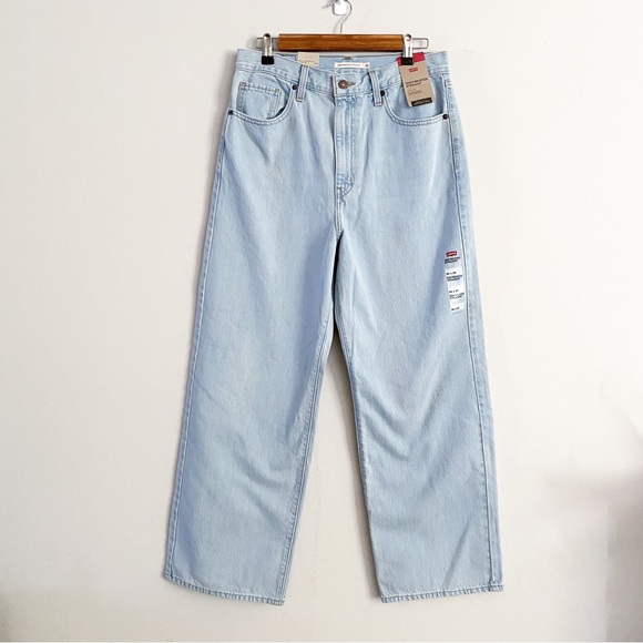 Levi's, light wash high waisted tapered straight relaxed fit sz 30 - Picture 2 of 11
